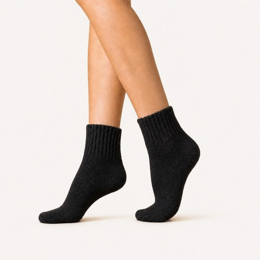 Schwarze Kuschelsocken